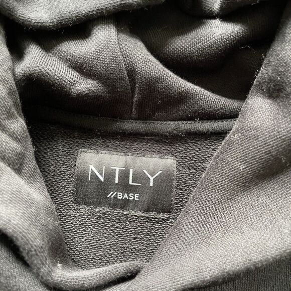 TLY Lightweight Hoodie S Black Performance Athletic Top - Picture 6 of 10